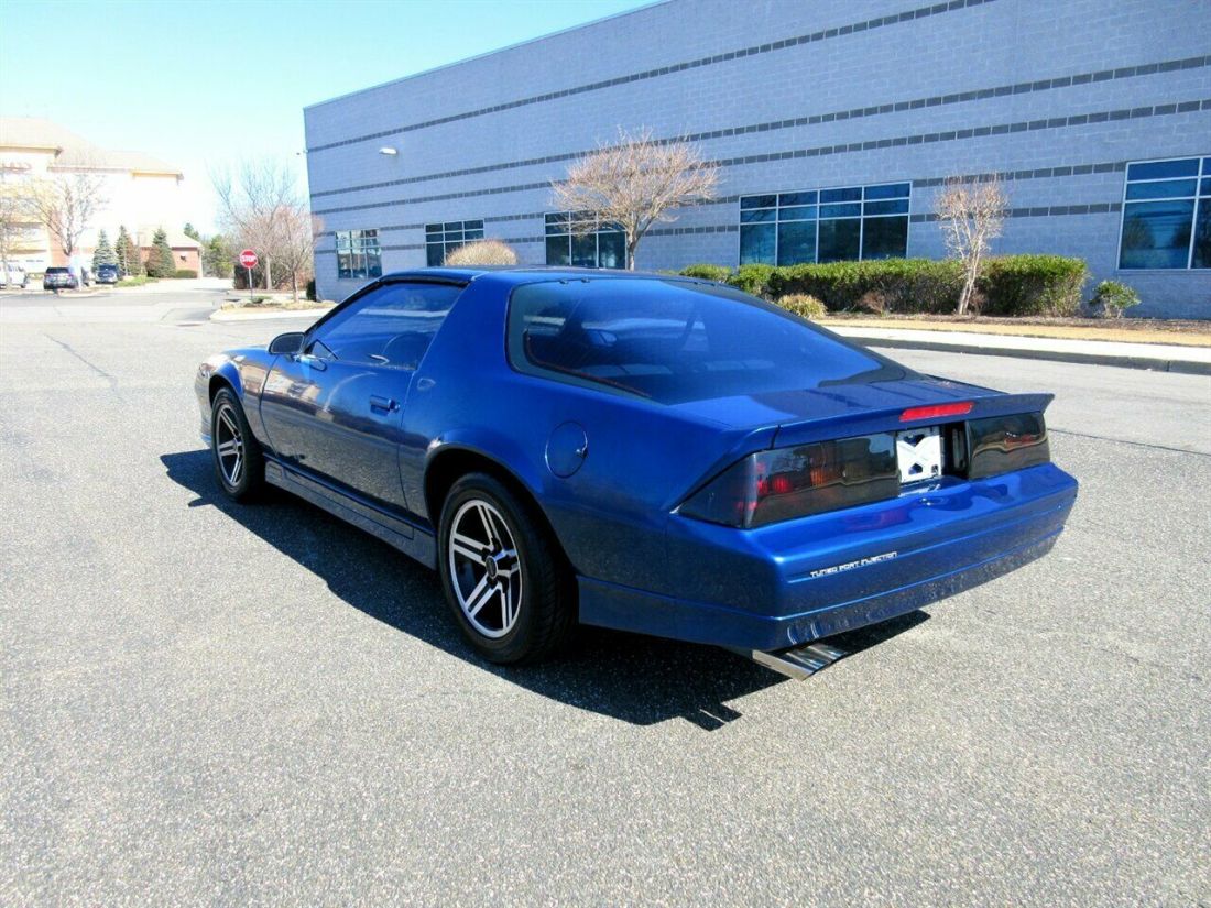 1987 Chevrolet Camaro IROC-Z28 - photo 11