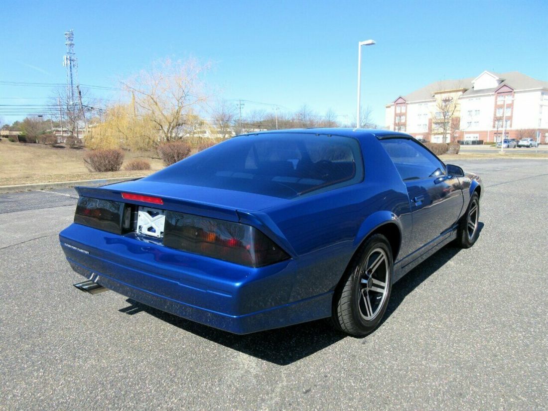 1987 Chevrolet Camaro IROC-Z28 - photo 12