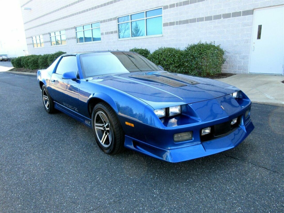 1987 Chevrolet Camaro IROC-Z28 - photo 2