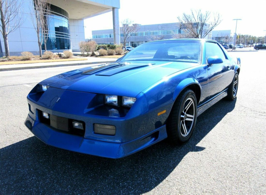 1987 Chevrolet Camaro IROC-Z28 - photo 3