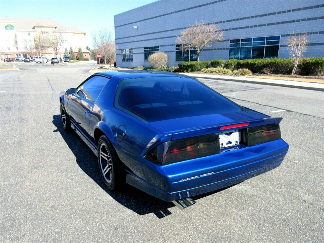 1987 Chevrolet Camaro IROC-Z28 - photo 9