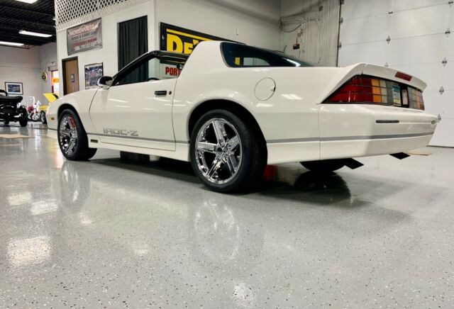 1987 Chevrolet Camaro - photo 5