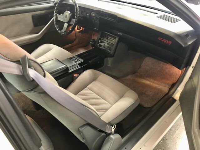 1987 Chevrolet Camaro - photo 6
