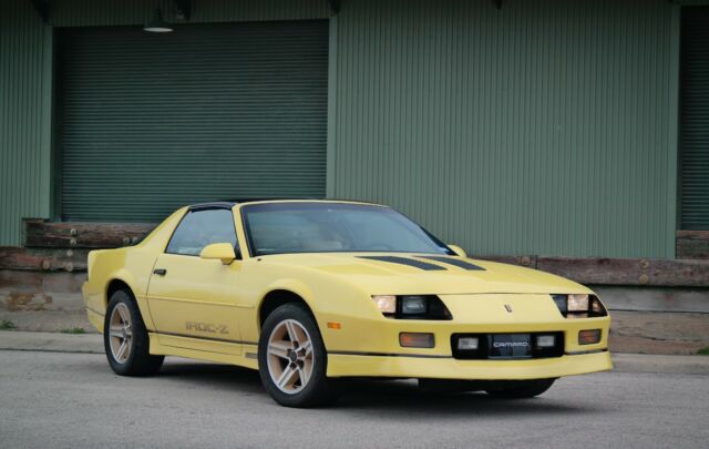 1987 Chevrolet Camaro Iroc Z28 very low miles 1987 Chevrolet Camaro