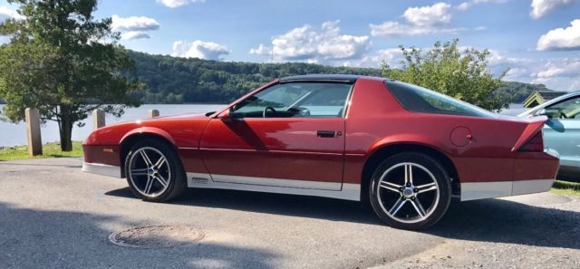 1987 Chevrolet Camaro Z28 Coupe 2-Door - photo 4