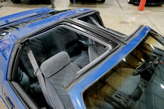 1987 Chevrolet Camaro Iroc-Z - photo 10