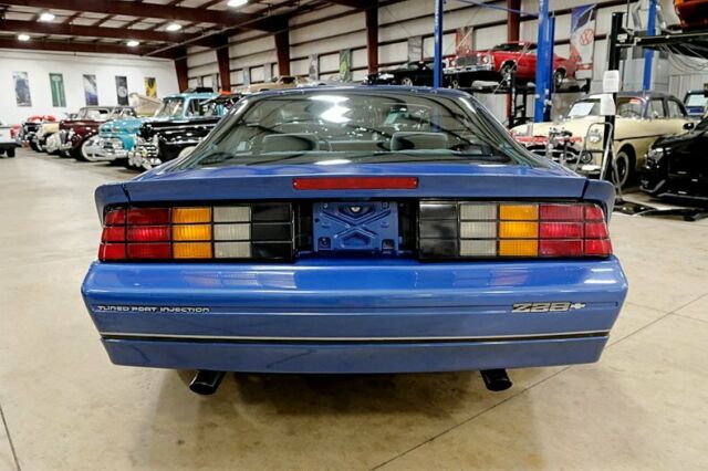 1987 Chevrolet Camaro Iroc-Z - photo 4