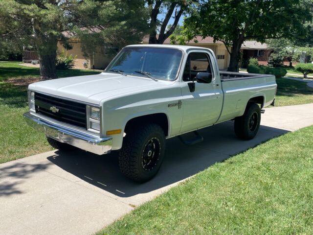 1987 Chevrolet C/K Pickup 2500 Pickup White 4WD Automatic 1987 Chevrolet C/K Pickup 2500