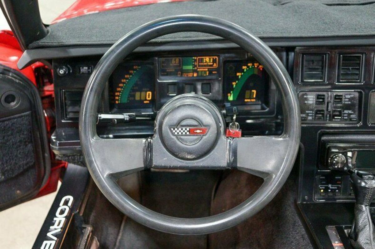 1987 Chevrolet Corvette - photo 12