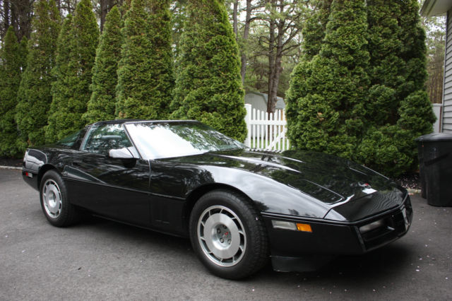 1987 Chevrolet Corvette Base Coupe 2-Door 5.7L with Removable Glass Top 1987 Chevrolet Corvette