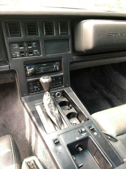 1987 Chevrolet Corvette - photo 6