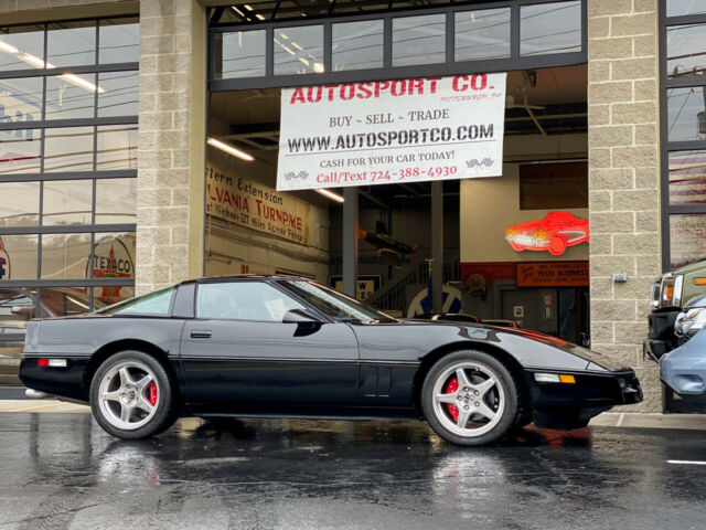 1987 Chevrolet Corvette Coupe w/Z51 Performance Package
