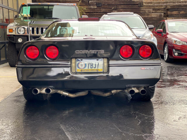 1987 Chevrolet Corvette Coupe w/Z51 Performance Package - photo 5