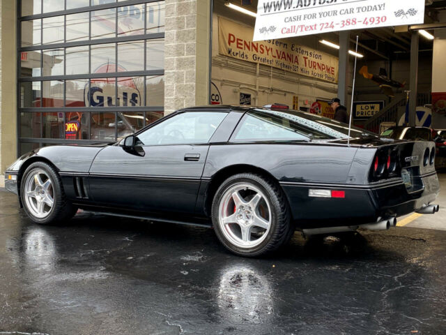1987 Chevrolet Corvette Coupe w/Z51 Performance Package - photo 9