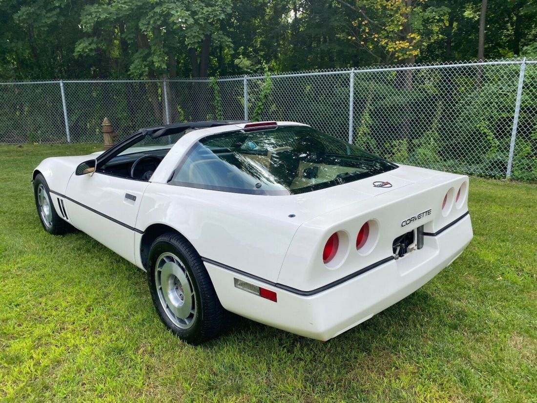 1987 Chevrolet Corvette - photo 2