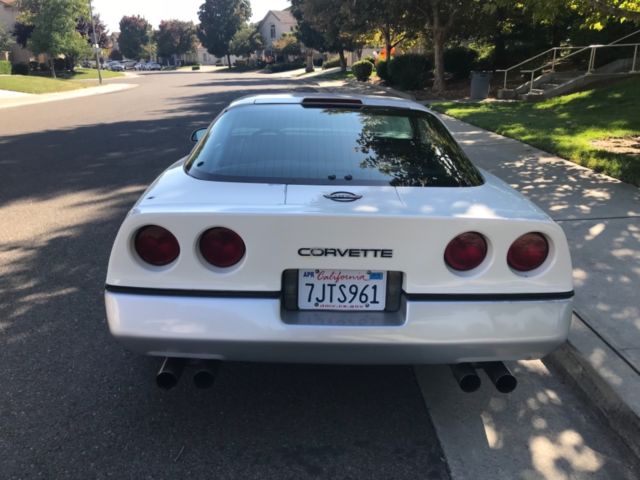 1987 Chevrolet Corvette 2 Door Targa Top - photo 4