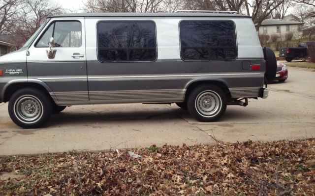 1987 Chevrolet G-20 conversion van 1987 Chevrolet G20 Van barron conversion