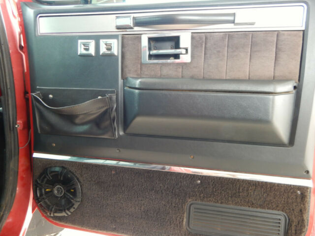 1987 Chevrolet C/K Pickup 3500 Silverado - photo 10