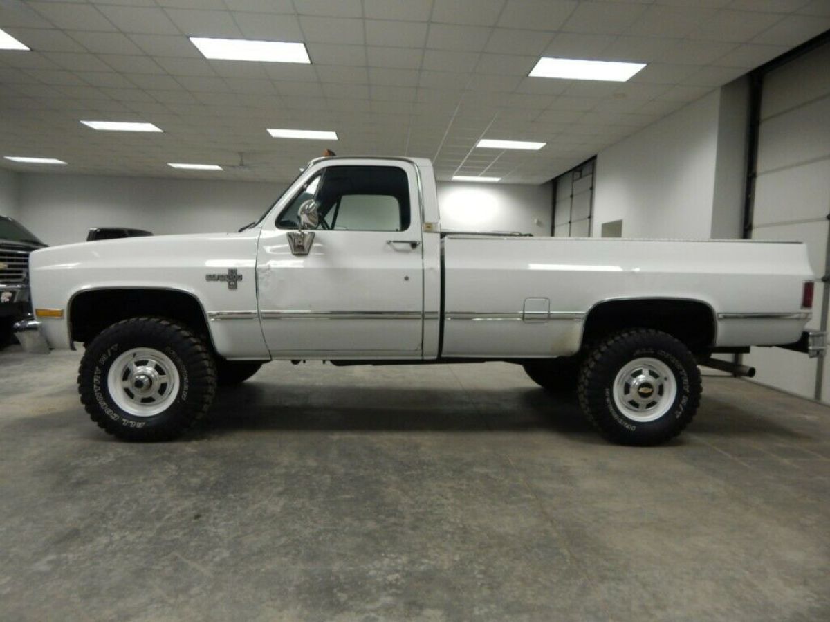 1987 Chevrolet C/K Pickup 3500 Silverado - photo 2