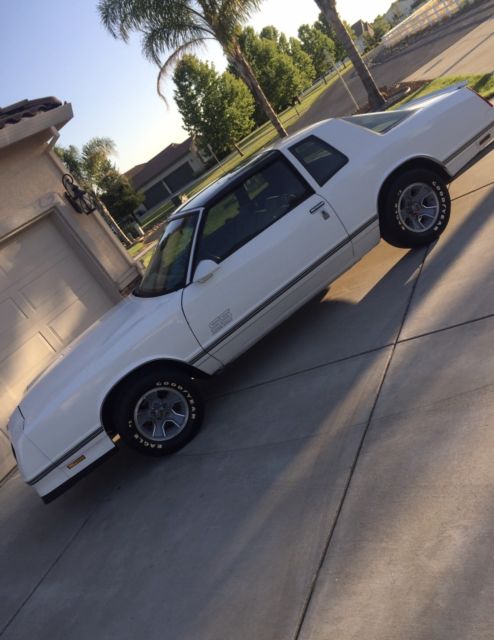 1987 Chevrolet Monte Carlo SS Aero V8 Coupe T-Top Low Miles - photo 2