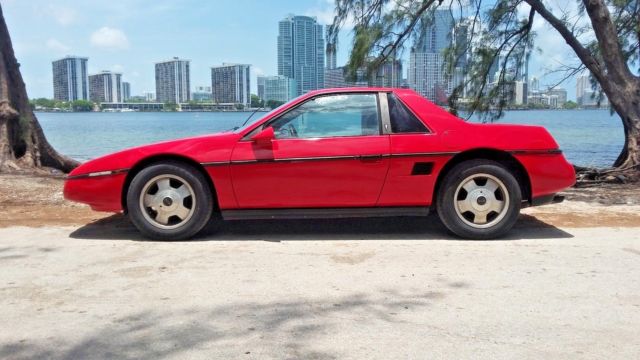 1987 Chevrolet Pontiac Fiero 2.5 Iron Duke 1987 Pontiac Fiero Black