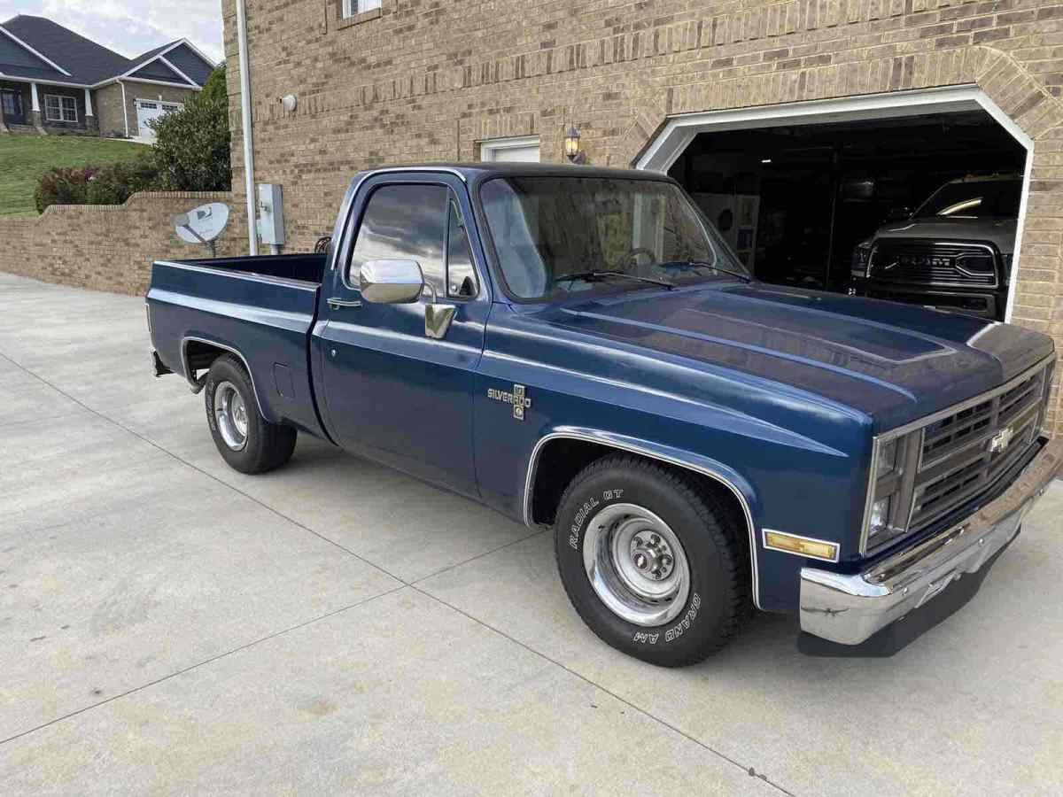 1987 Chevrolet R10 Pickup Blue RWD Automatic Silverado 1987 Chevrolet R10 Silverado