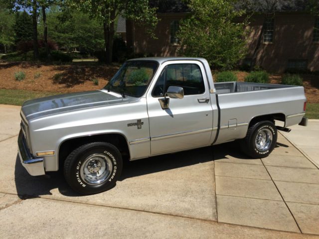 1987 Chevrolet C-10 Silverado - photo 2
