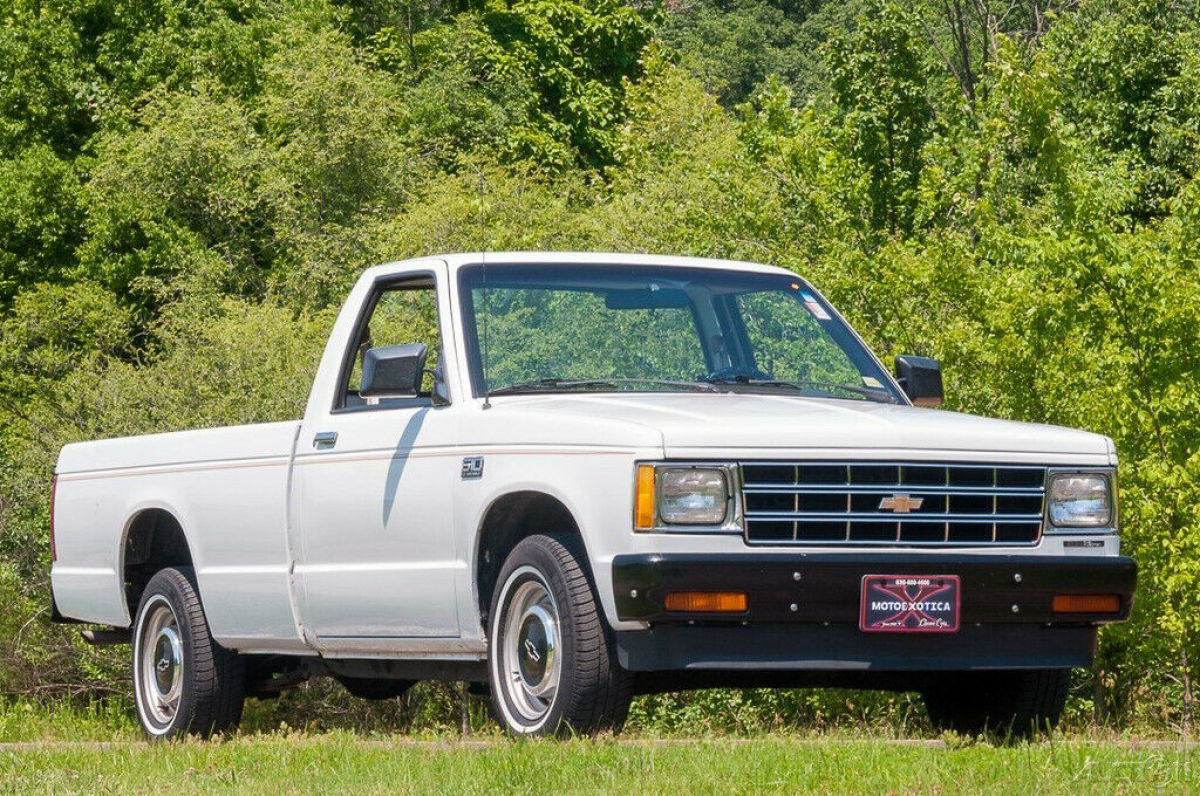 1987 Chevrolet S-10 Sport - photo 2
