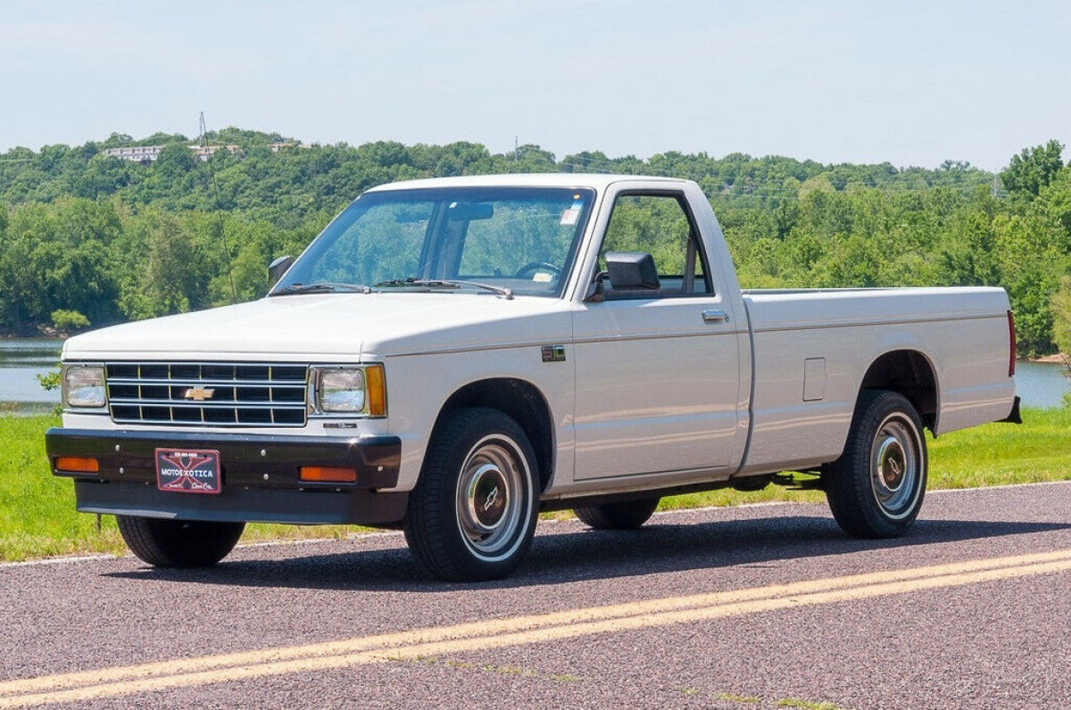 1987 Chevrolet S-10 Sport - photo 4