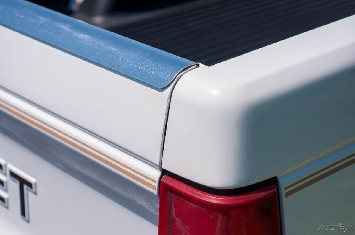 1987 Chevrolet S-10 Sport - photo 9