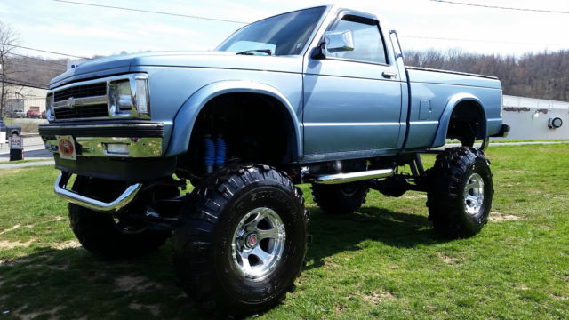 1987 Chevrolet S10 Custom lifted, 4 spd, 350 v8 SBC, full size axles Mud or Show 1987 Chevrolet S-10