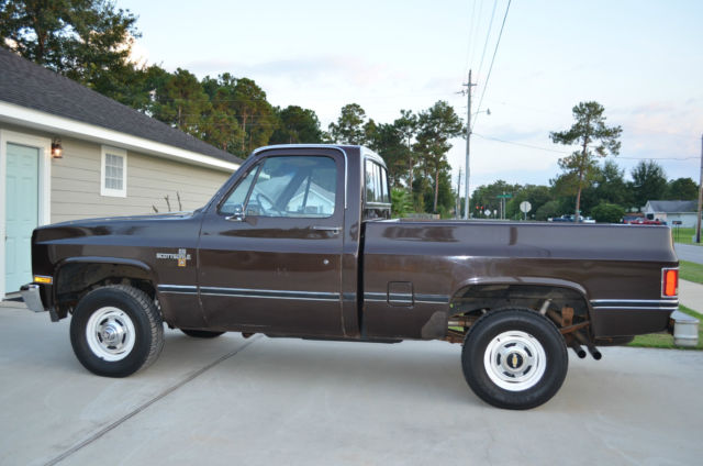 1987 Chevrolet C/K Pickup 1500 Scottsdale SWB 4X4 - photo 2