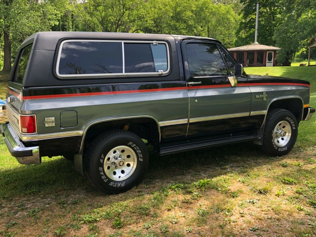 1987 Chevrolet Blazer - photo 2