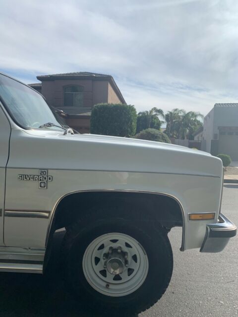1987 Chevrolet Suburban - photo 5