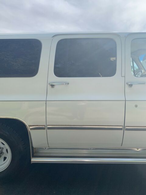 1987 Chevrolet Suburban - photo 6