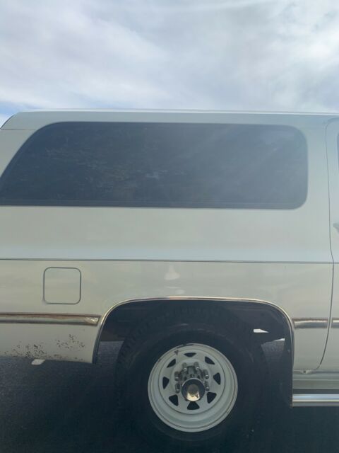 1987 Chevrolet Suburban - photo 8