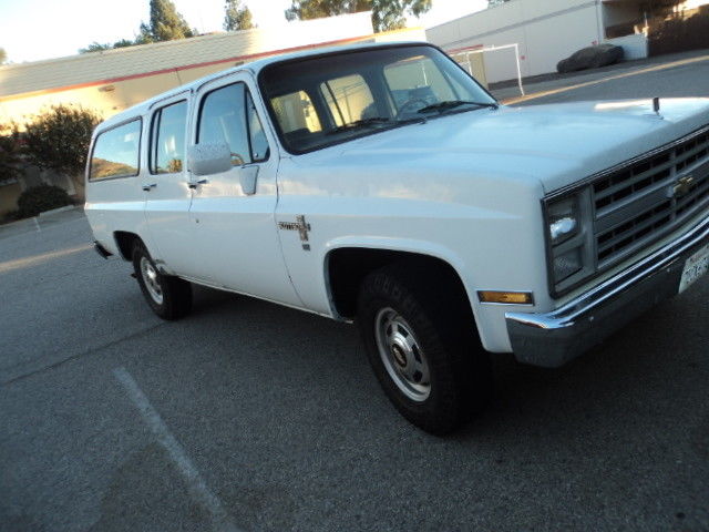 1987 Chevrolet Suburban - photo 4