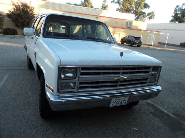 1987 Chevrolet Suburban - photo 5