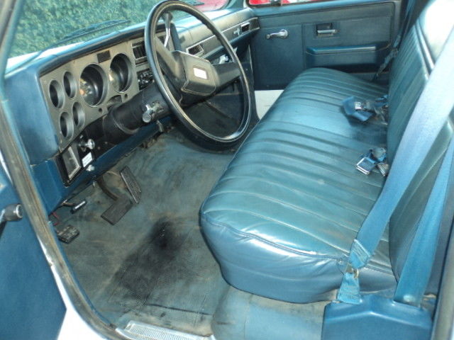 1987 Chevrolet Suburban - photo 8