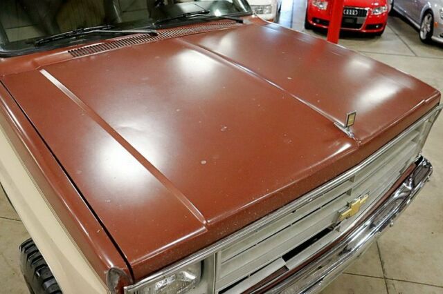 1987 Chevrolet Suburban -- - photo 9