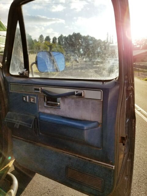 1987 Chevrolet Suburban Silverado - photo 12
