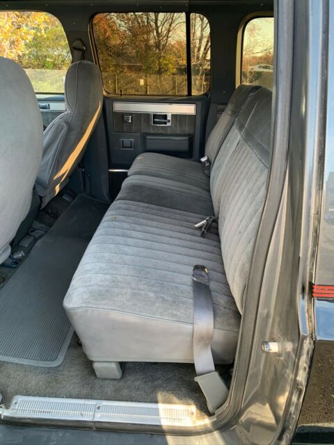 1987 Chevrolet Suburban Silverado - photo 11