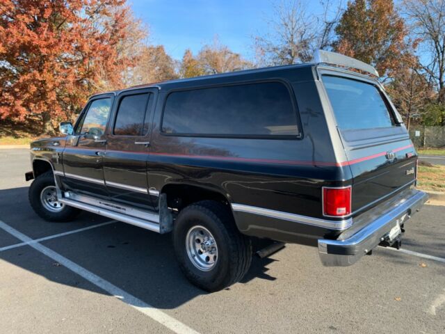 1987 Chevrolet Suburban Silverado - photo 2