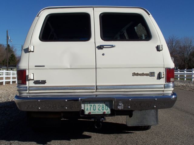 1987 Chevrolet Suburban Silverado Sport Utility 4-Door - photo 4