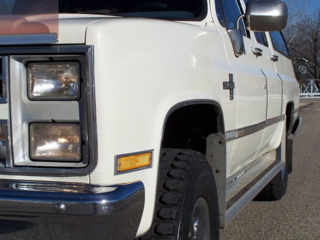 1987 Chevrolet Suburban Silverado Sport Utility 4-Door - photo 8