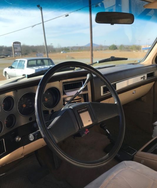 1987 Chevrolet Suburban Silverado Sport Utility 4-Door - photo 8