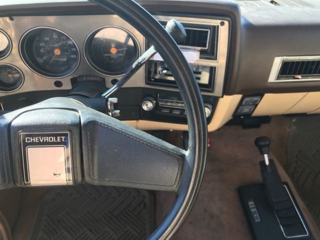 1987 Chevrolet Suburban Silverado Sport Utility 4-Door - photo 9