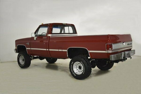 1987 Chevrolet C/K Pickup 1500 V20 4WD Regular Cab - photo 2