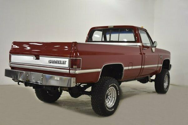 1987 Chevrolet C/K Pickup 1500 V20 4WD Regular Cab - photo 4