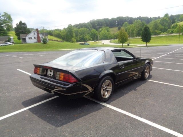 1987 Chevrolet Camaro iroc Z - photo 13